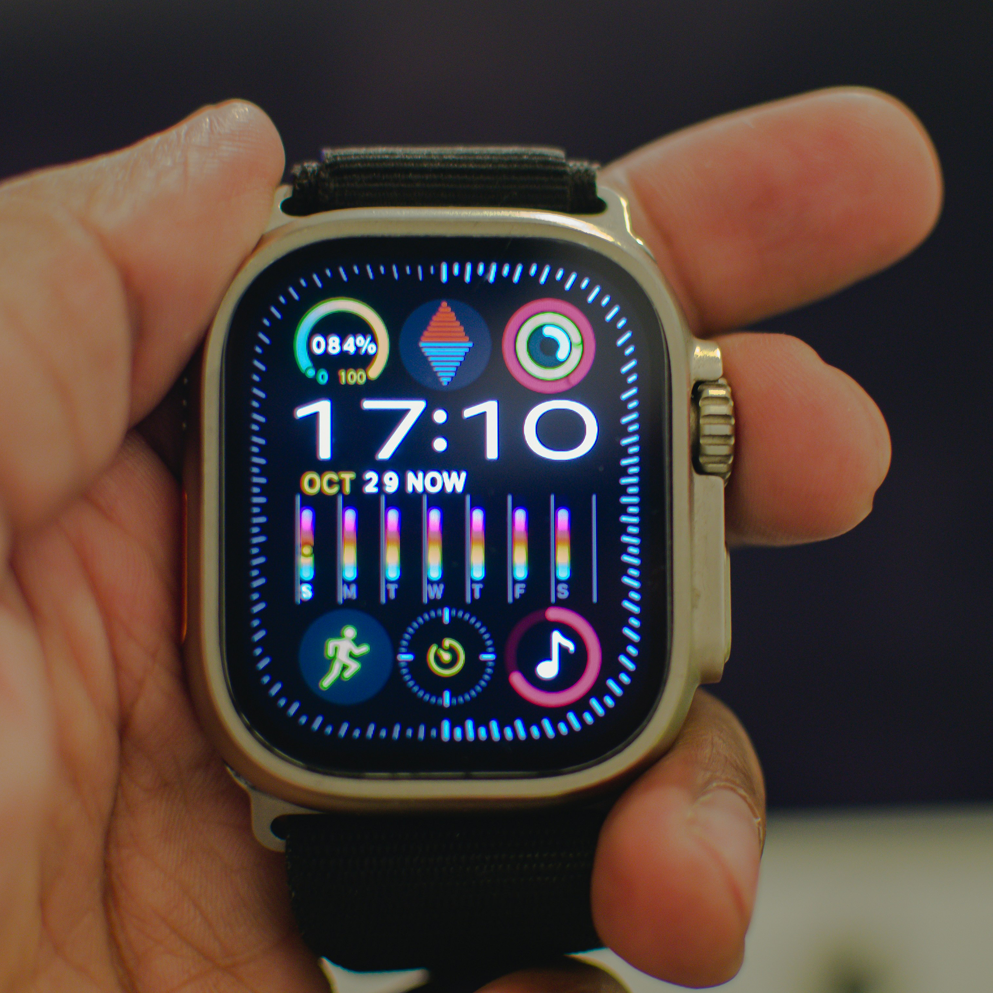 Ultra 7-in-1 Smart Watch Kit: Sleek Design Meets Cutting-Edge